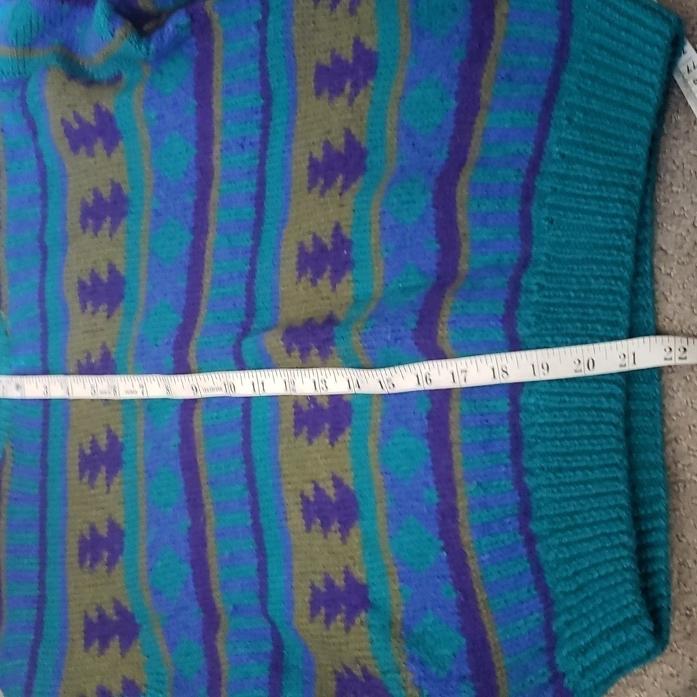 Vintage handmade knit sweater with geometric shapes medium - Picture 7 of 8